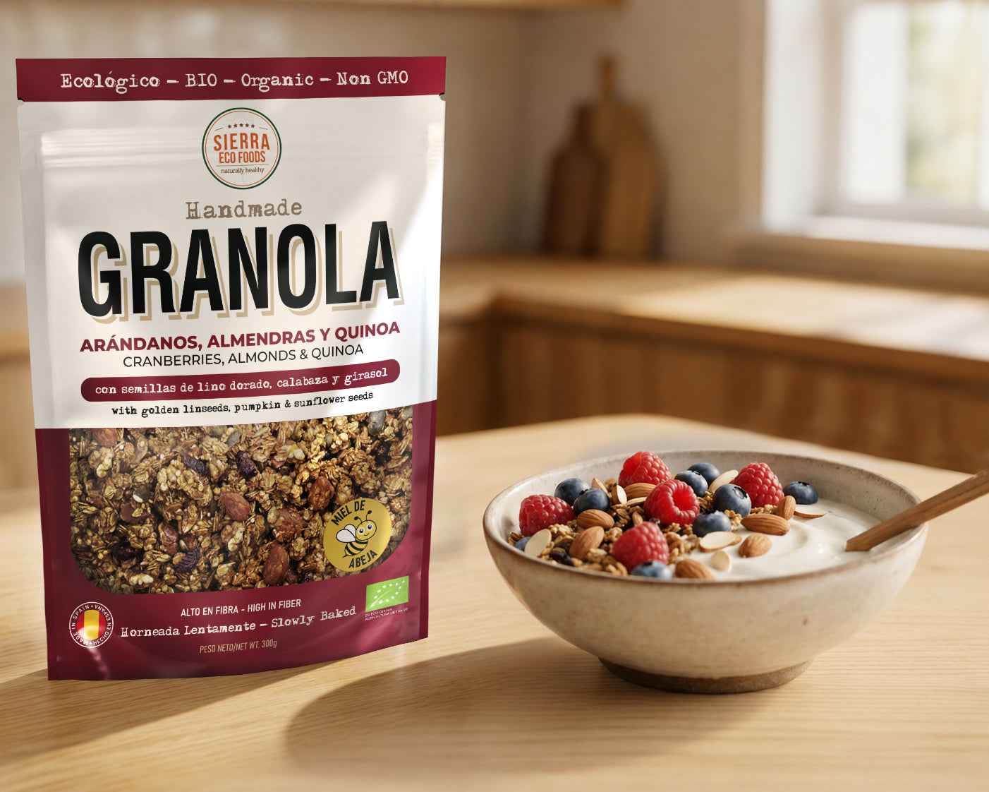 GRANOLA DE ARÁNDANOS, ALMENDRAS, QUINOA Y MIEL DE ABEJA