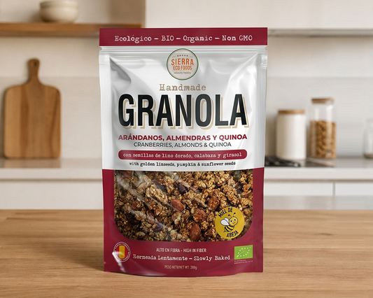 GRANOLA DE ARÁNDANOS, ALMENDRAS, QUINOA Y MIEL DE ABEJA