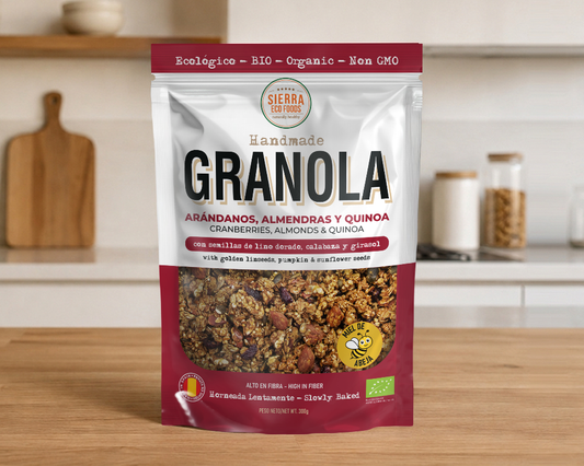 GRANOLA DE ARÁNDANOS, ALMENDRAS, QUINOA Y MIEL DE ABEJA