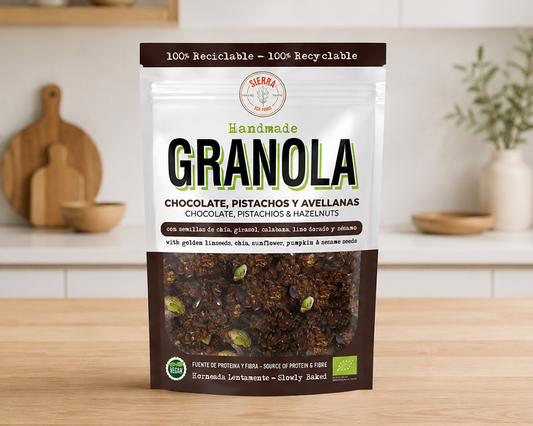 GRANOLA DE CHOCOLATE, PISTACHOS Y AVELLANAS