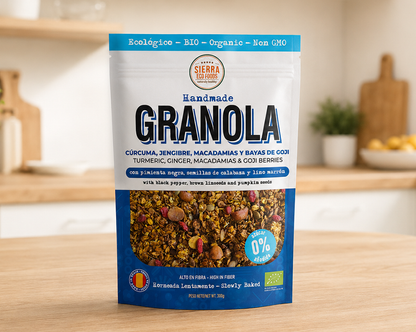 GRANOLA DE CÚRCUMA, JENGIBRE, MACADAMIAS Y BAYAS DE GOJI