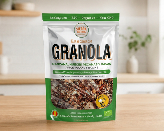 GRANOLA DE MANZANA, NUECES PECANAS Y PASAS CON CANELA