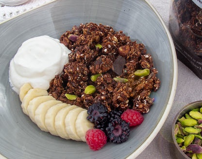 GRANOLA DE CHOCOLATE, PISTACHOS Y AVELLANAS