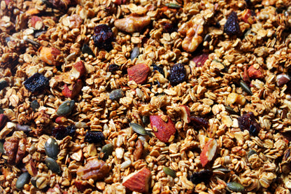 GRANOLA DE ARÁNDANOS, ALMENDRAS, QUINOA Y MIEL DE ABEJA