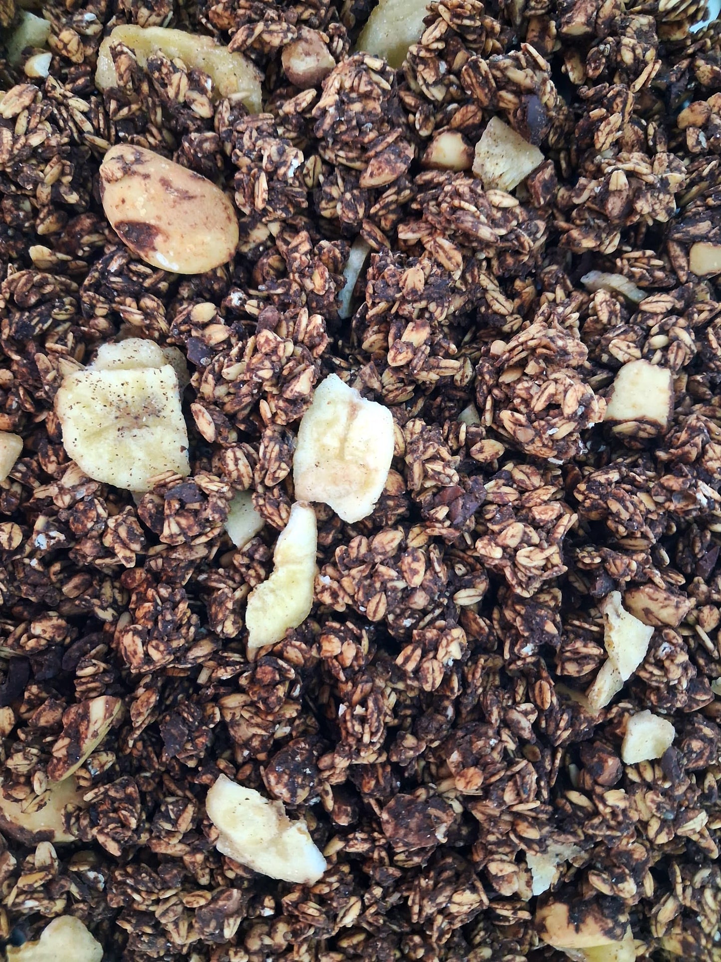 GRANOLA DE MACA, CACAO, PLÁTANO Y NUECES DEL BRASIL