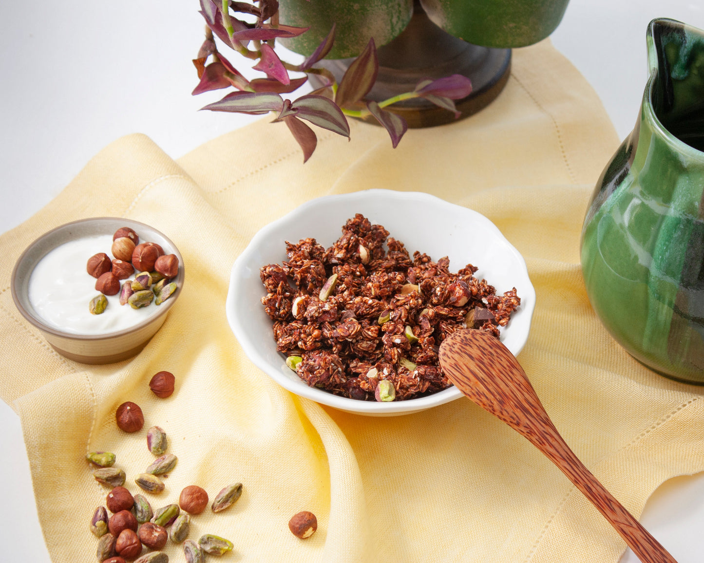 GRANOLA DE CHOCOLATE, PISTACHOS Y AVELLANAS